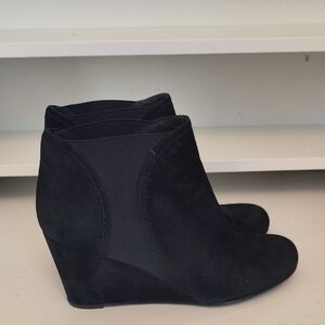 Black Suede Stuart Weitzman Wedge Ankle Boots Booties Gently Used, Size 8M